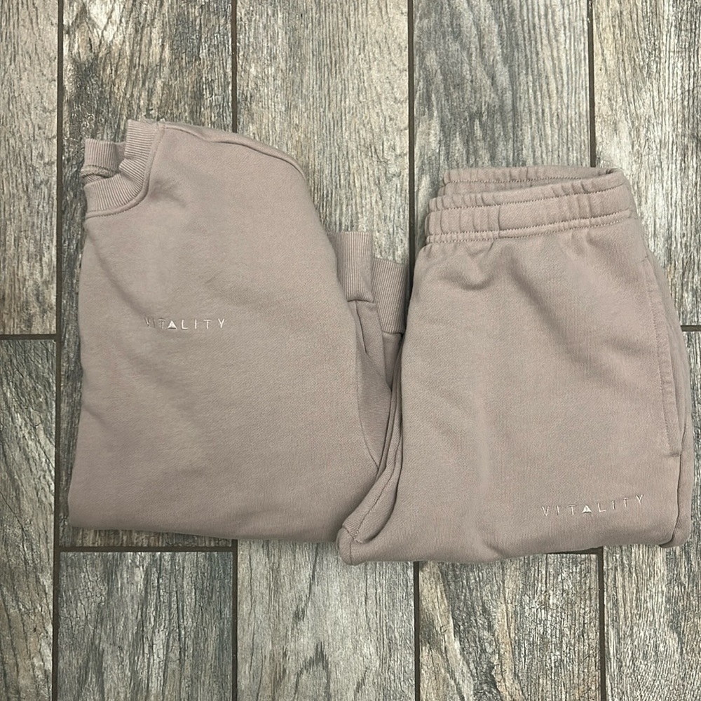 Vitality cozy crewneck sweatshirt and jogger set in champagne. UNISEX SET